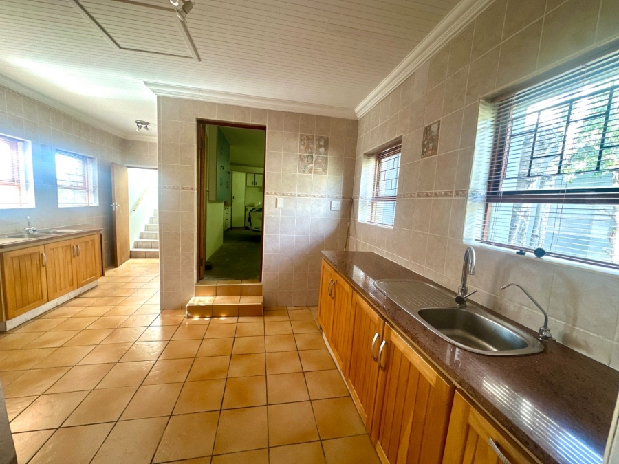6 Bedroom Property for Sale in Denver Park Western Cape